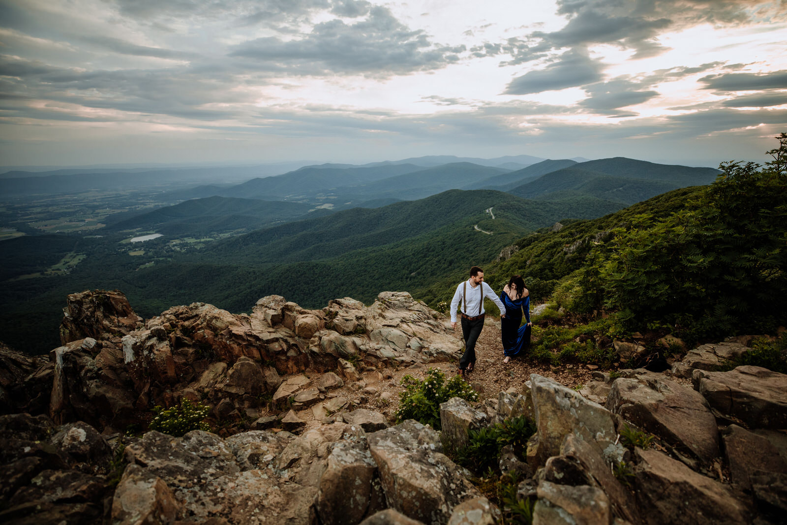 Couples photography at Stony Man Overlook in Shenandoah National Park